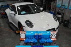 店家案例丨保時(shí)捷911升級(jí)Alcon RC前六后四剎車(chē)套件